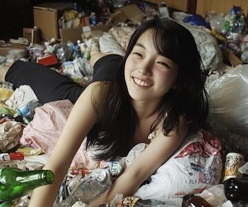 【悲報】自宅がゴミ屋敷で有名な20人の芸能人